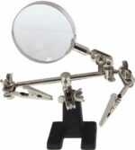3e hand met vergrootglas